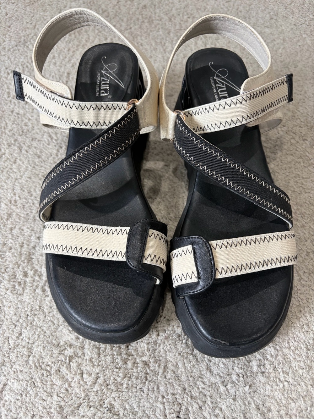 NWOT Azura Coolbeans Sandal Women's Black & Cream Strappy Comfort Sandals Sz. 10